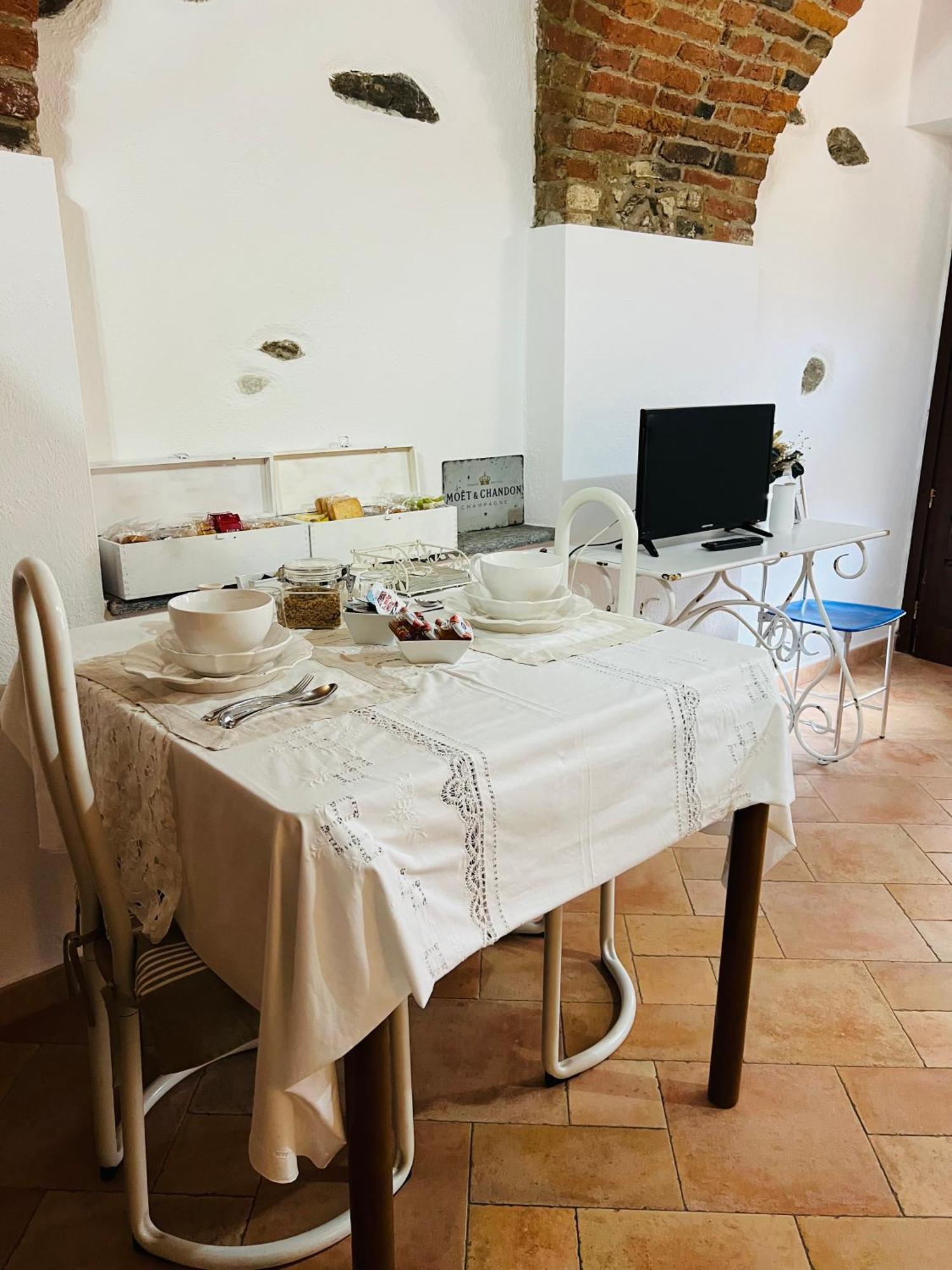 Monolocale Viverone Lake Rooms Екстер'єр фото