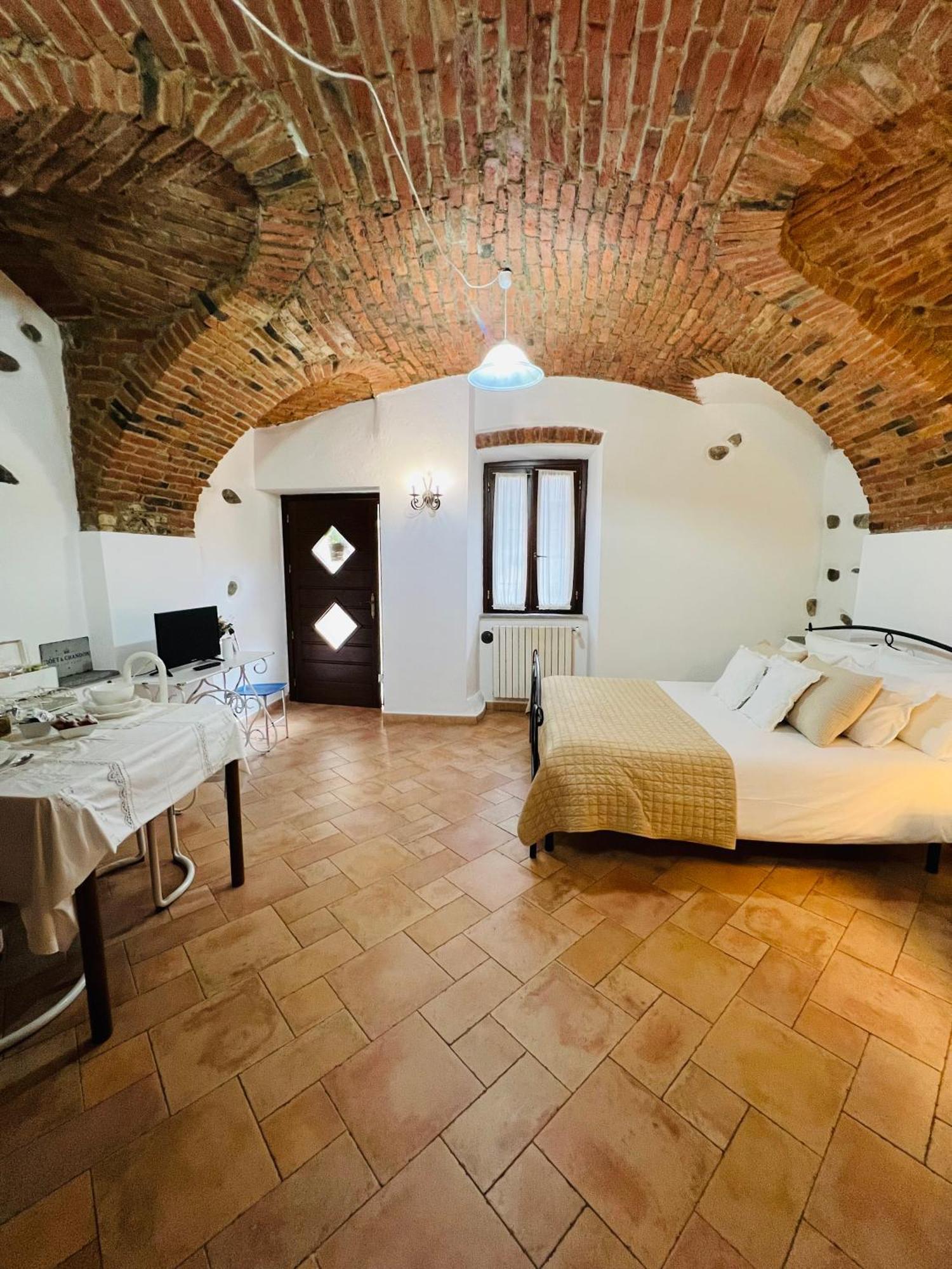 Monolocale Viverone Lake Rooms Екстер'єр фото